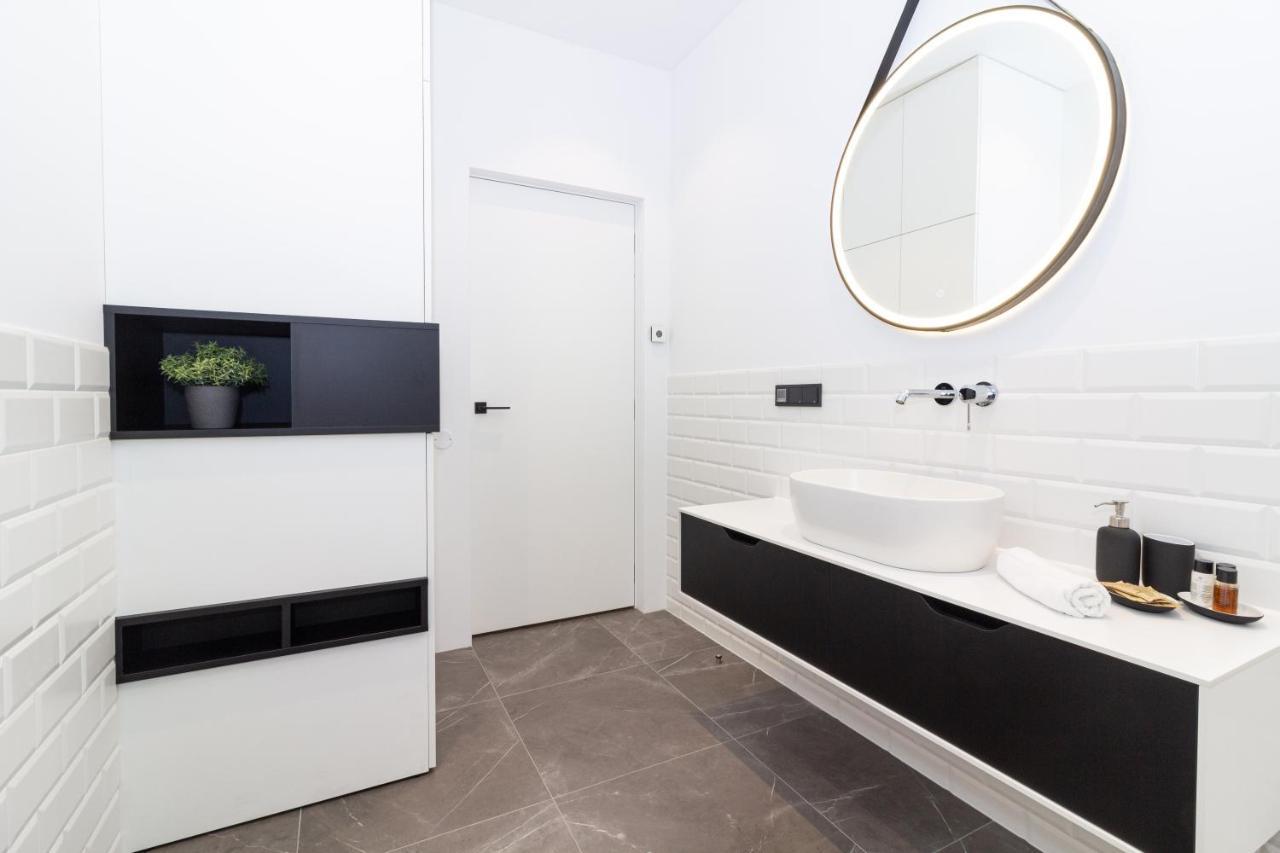Cohost I Oldtown 60M2 Apt W-Garage Parking, Balcony & Self Check-In VNO Exteriér fotografie