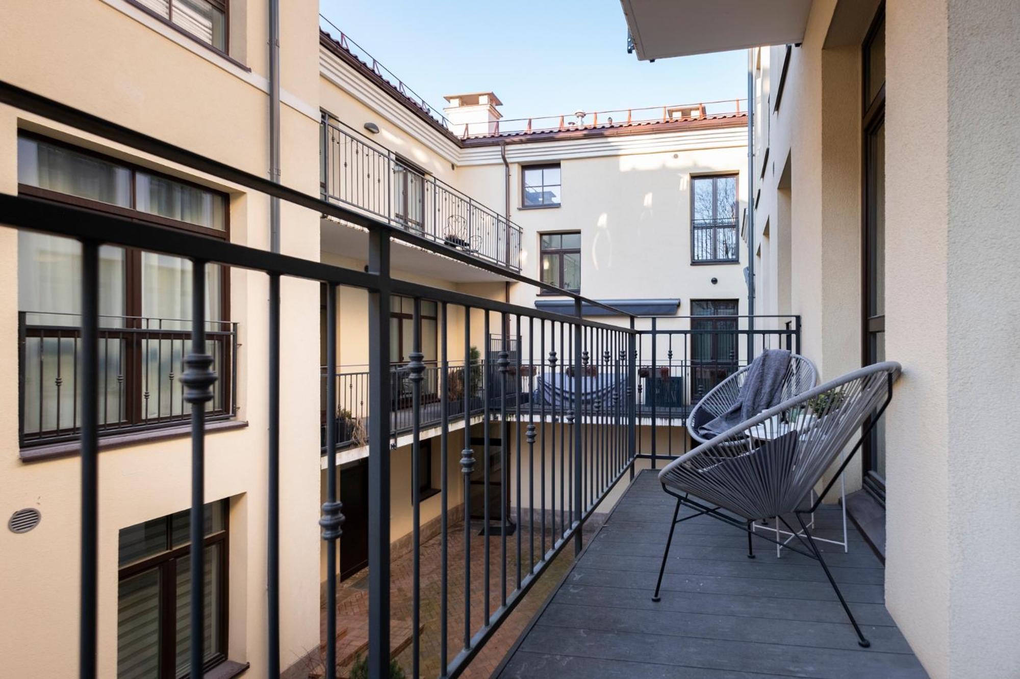 Cohost I Oldtown 60M2 Apt W-Garage Parking, Balcony & Self Check-In VNO Exteriér fotografie